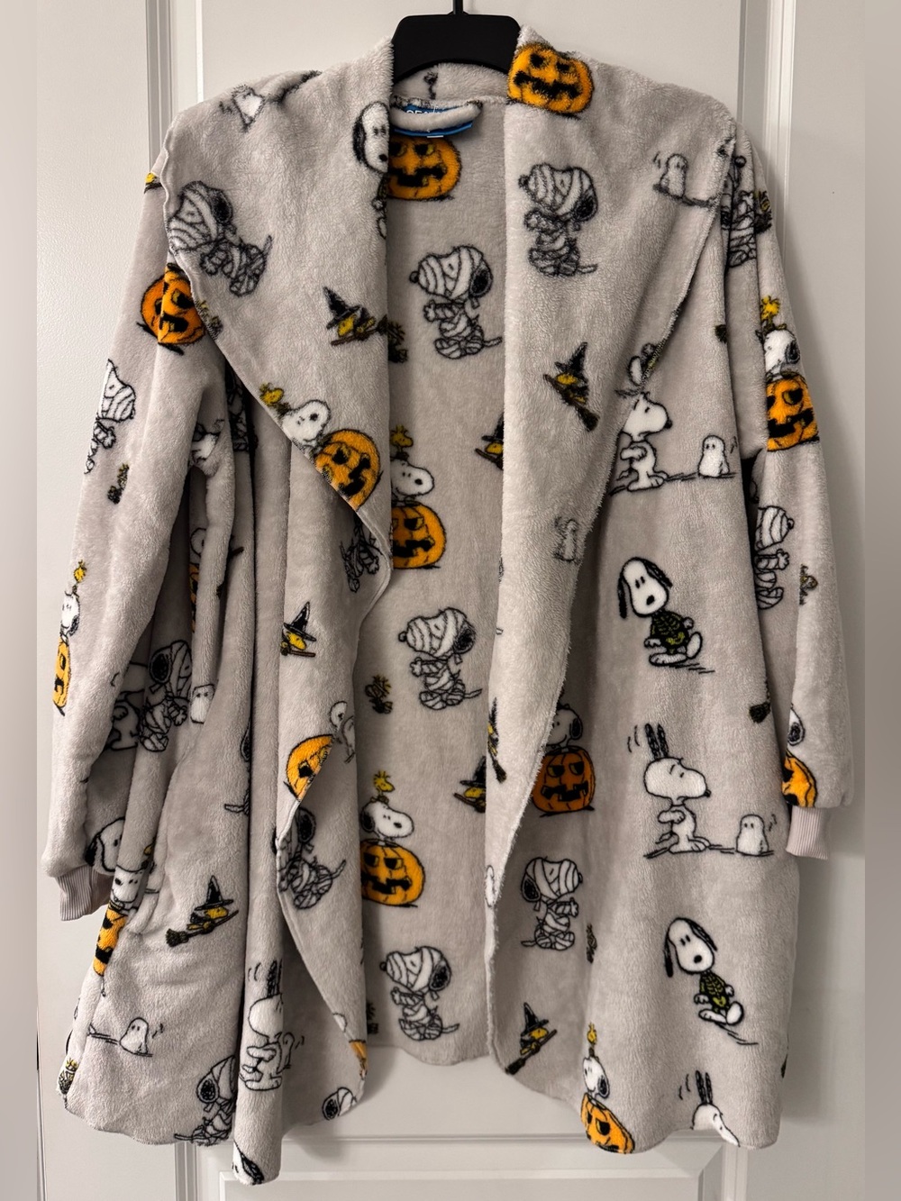 Peanuts Gray Halloween Minky Fleece Open Robe Snoopy Mummy Great Pumpkin